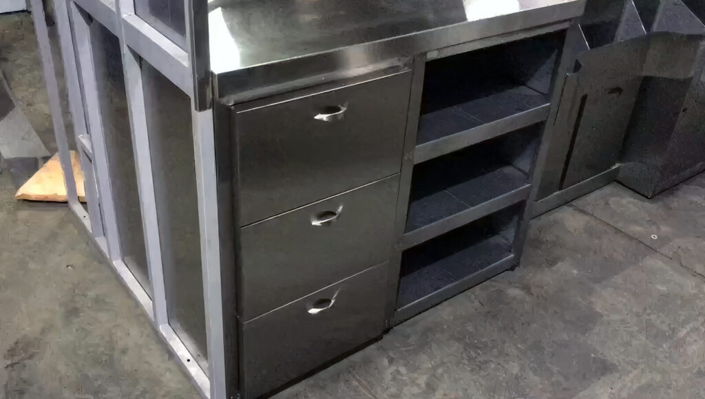 Барные модули, сухие шкафы, ниши и другое барное нейтральное оборудование