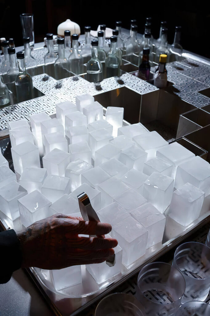 Барный остров в коктейльной лаборатории «7to1 Lab»