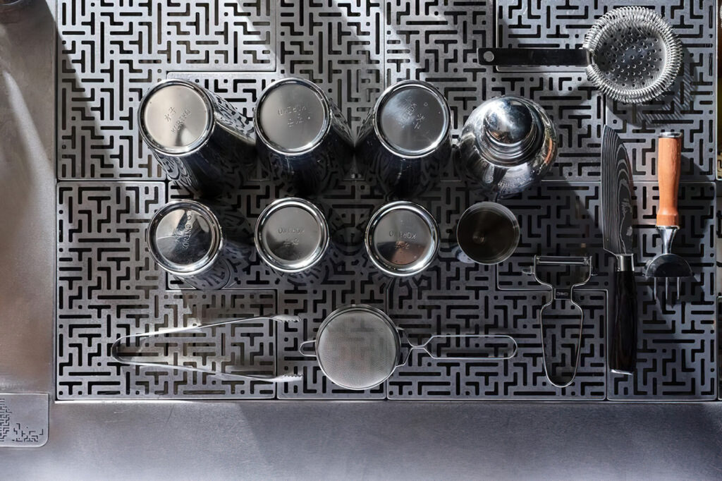 Барный остров в коктейльной лаборатории «7to1 Lab»