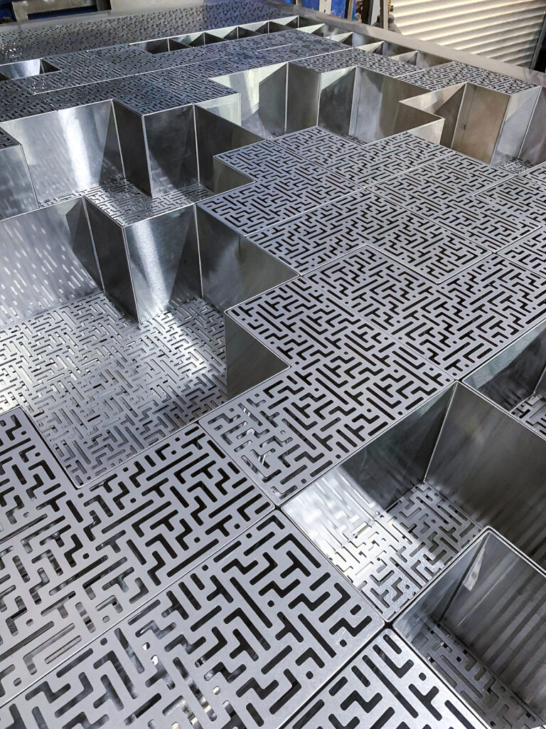 Барный остров. Финальная сборка для отправки в коктейльную лабораторию «7to1 Lab»