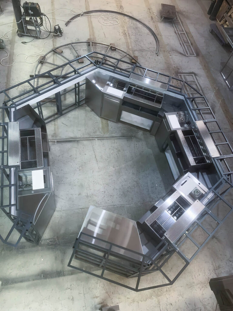 Рабочее пространство бармена в форме гексагона. Дневник мануфактуры #1