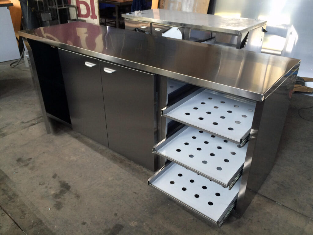 Барные модули, сухие шкафы, ниши и другое барное нейтральное оборудование