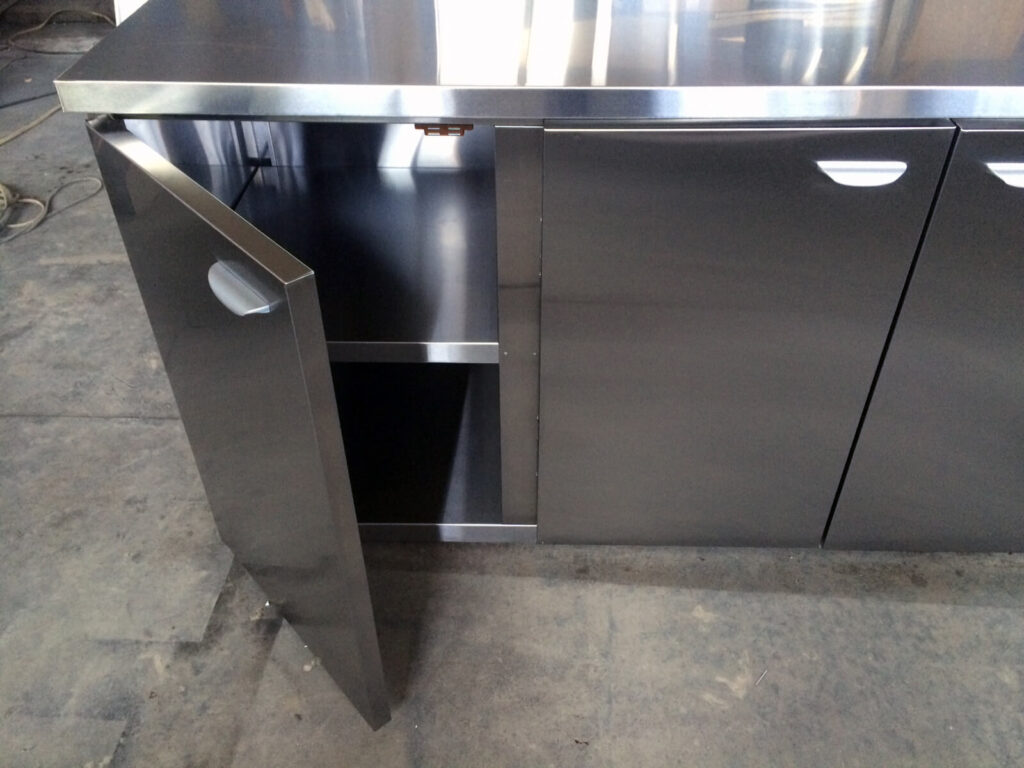 Барные модули, сухие шкафы, ниши и другое барное нейтральное оборудование