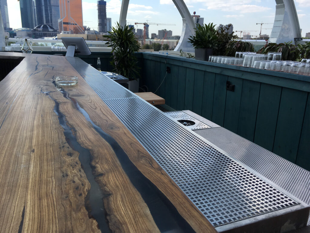 Барное нейтральное оборудование для ресторана «Maybe.»