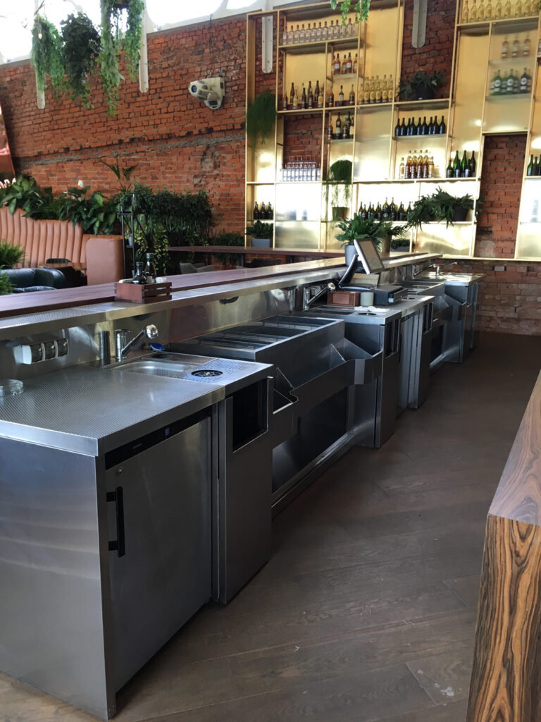 Барное нейтральное оборудование для ресторана «Maybe.»