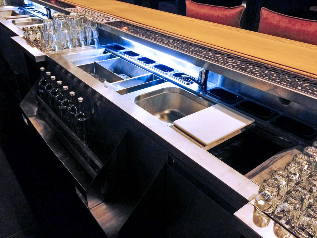 Барное нейтральное оборудование в музыкальном баре «Мумий Тролль»