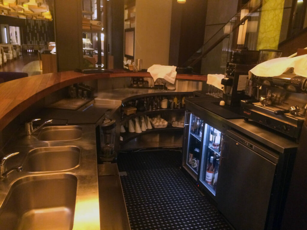 Барное нейтральное оборудование в ресторане «Nobu»
