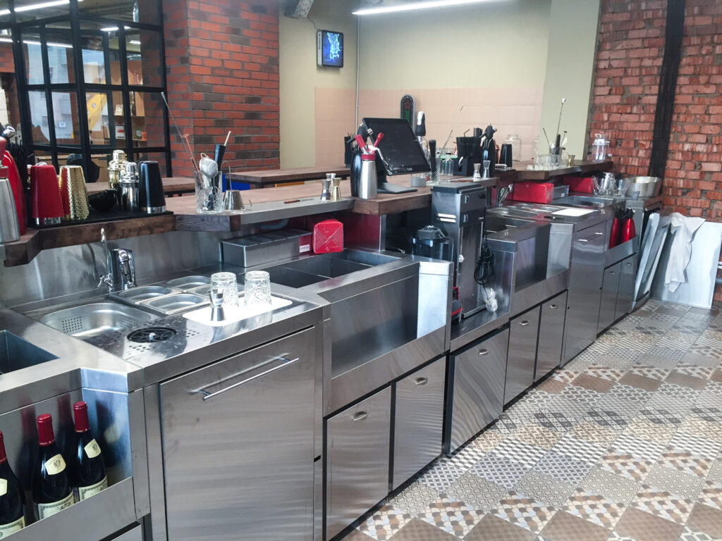 Барное нейтральное оборудование в «Учебном центра Романа Торощина»