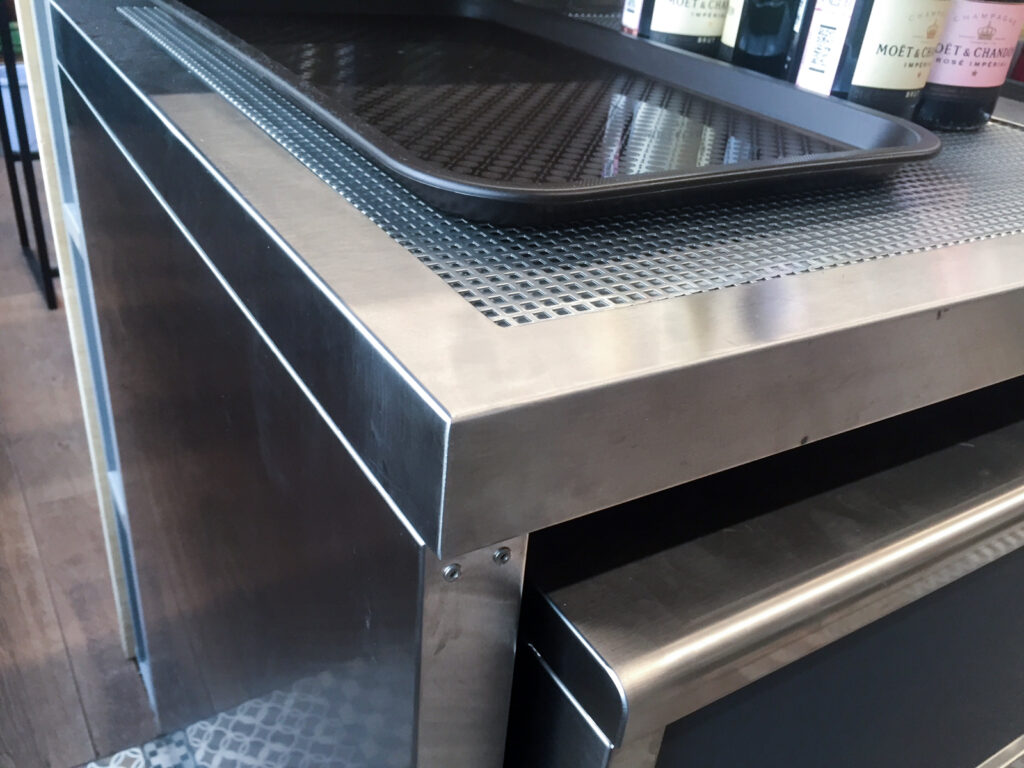 Барное нейтральное оборудование в «Учебном центра Романа Торощина»