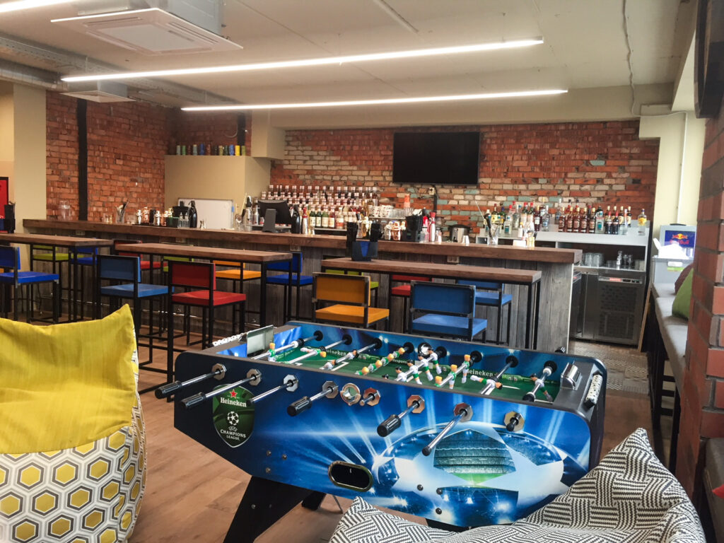 Барное нейтральное оборудование в «Учебном центра Романа Торощина»