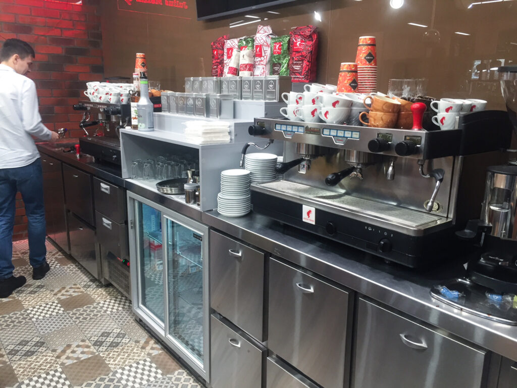 Барное нейтральное оборудование в «Учебном центра Романа Торощина»