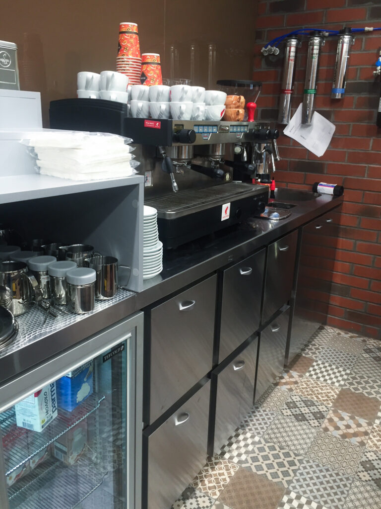 Барное нейтральное оборудование в «Учебном центра Романа Торощина»