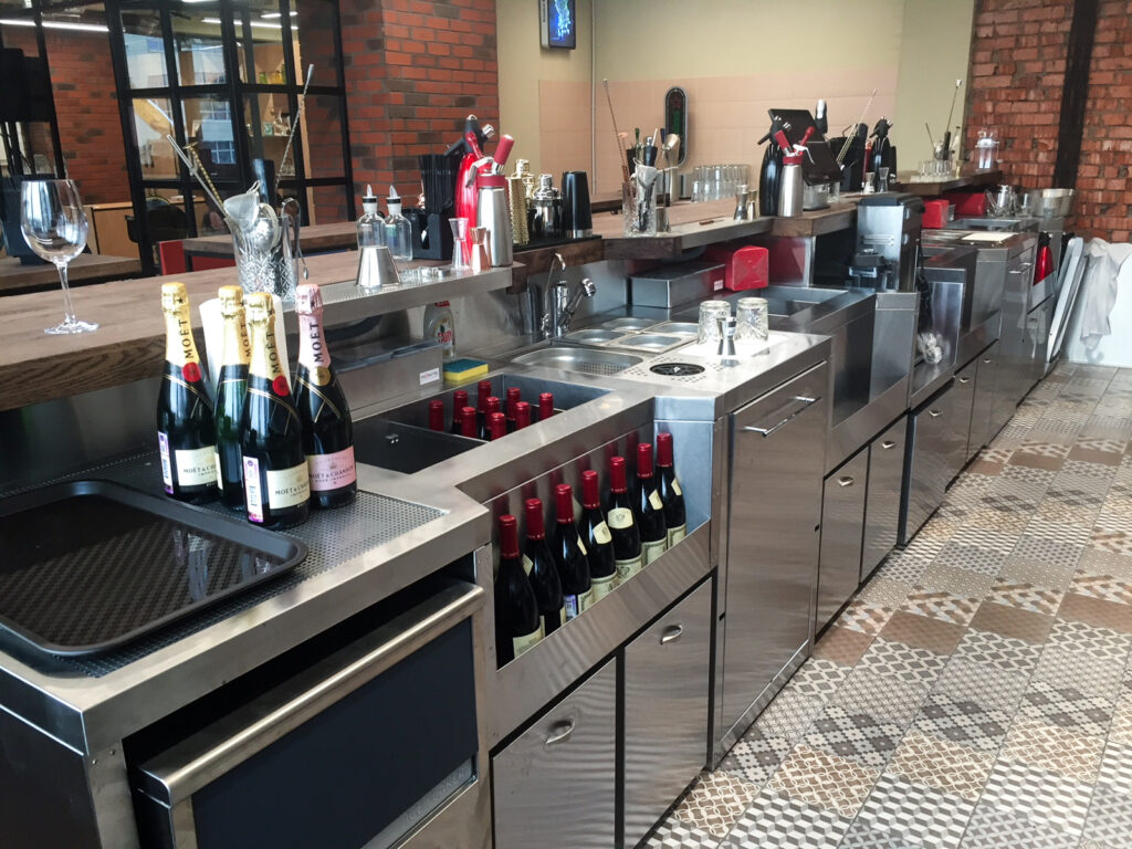 Барное нейтральное оборудование в «Учебном центра Романа Торощина»