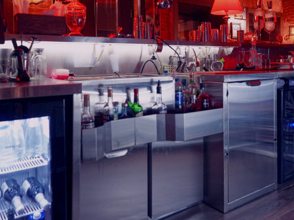 Барное нейтральное оборудование для лаунж-бара «Sobranie XIX»