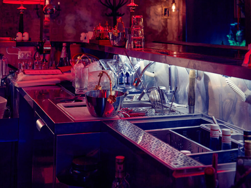 Барное нейтральное оборудование для лаунж-бара «Sobranie XIX»